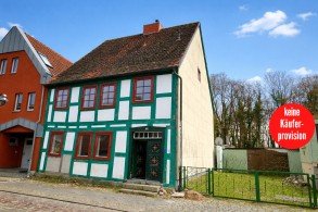 Hauptbild HORN IMMOBILIEN++ Friedland, historisches Stadthaus mit 6 Zimmern, Kaminöfen, 2 Bädern und Garage